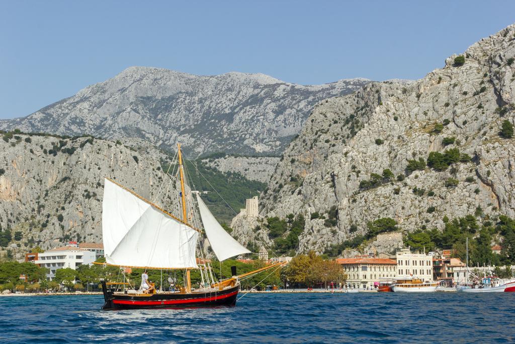 Inn By The River Omiš Exteriör bild
