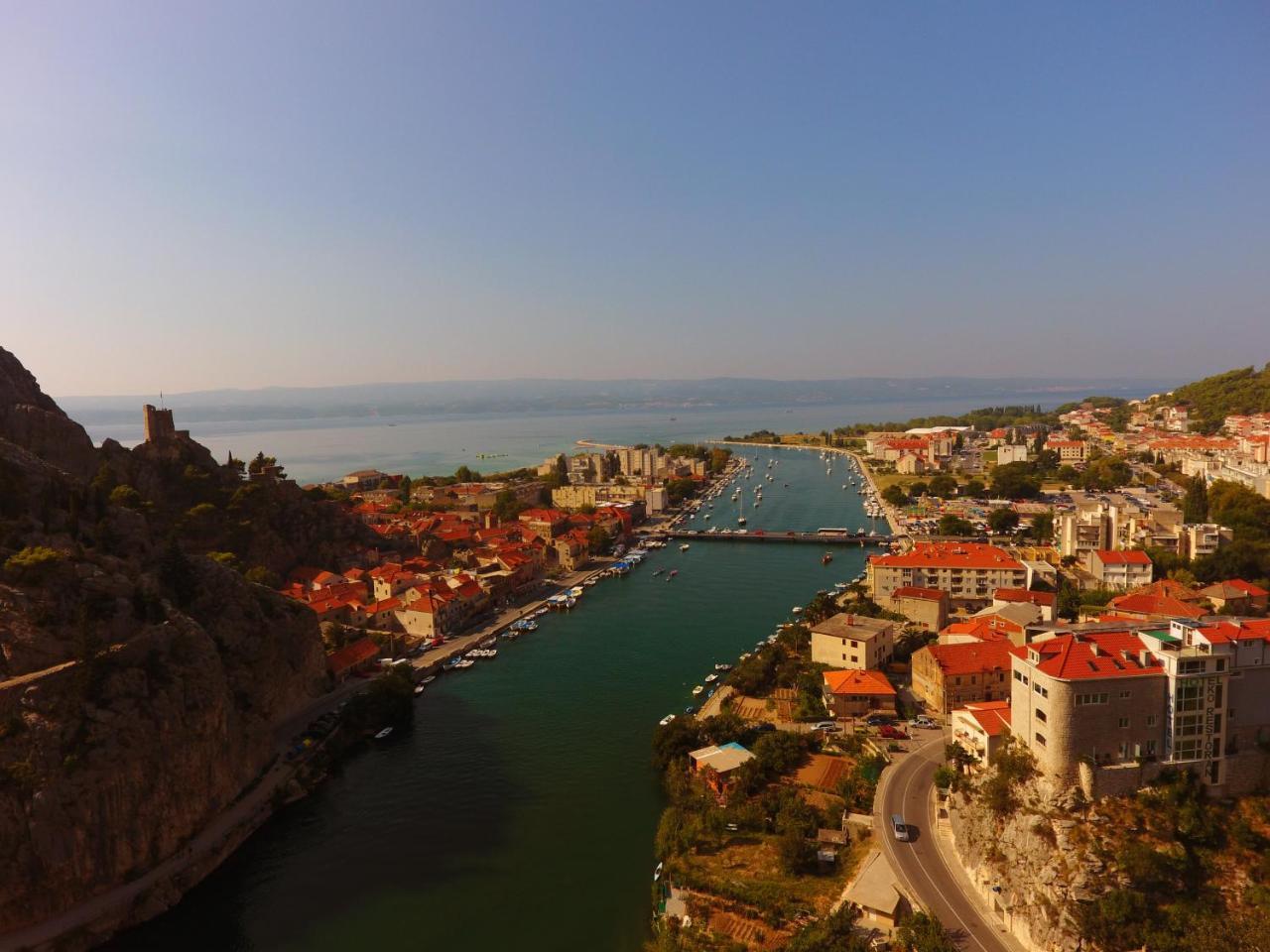 Inn By The River Omiš Exteriör bild